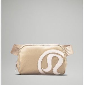 lululemon Everywhere Belt Bag 1L